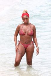 Mary J. Blige in a Bikini - Miami Beach 03/12/2022