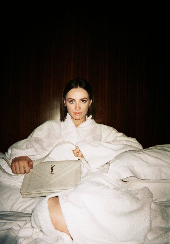 Maude Apatow - Photoshoot for Vogue March 2022