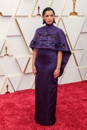 Naomi Scott – Oscars 2022 Red Carpet