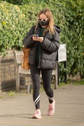 Olivia Wilde at a Nail Salon in London 03/10/2022