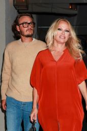 Pamela Anderson and Brandon Lee at Craigs Restaurant in West Hollywood 06/03/2022