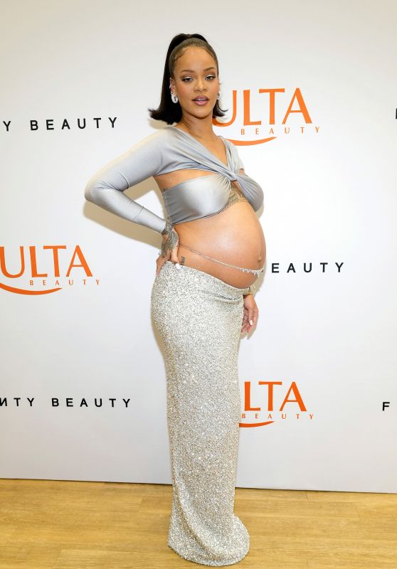Rihanna - Launch of Fenty Beauty at Ulta Beauty 03/12/2022