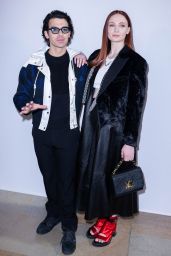 Sophie Turner – Louis Vuitton Show at Paris Fashion Week 03/07/2022