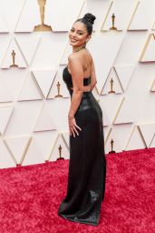 Vanessa Hudgens – Oscars 2022 Red Carpet