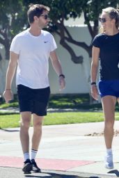 Victoria Azarenka With Trainer Francis Bougy in Palm Springs 03/11/2022