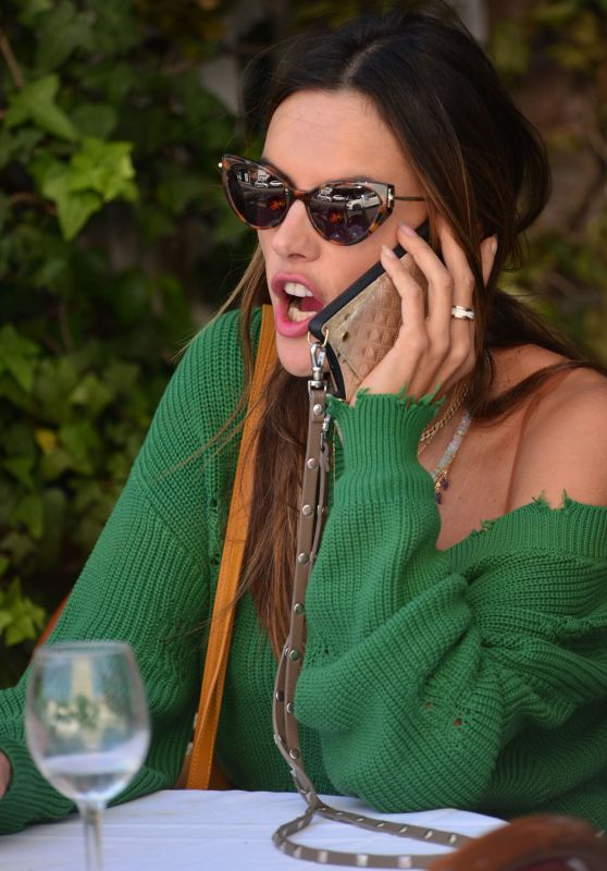 Alessandra Ambrosio at the Ivy Restaurant in Beverly Hills 04/22/2022