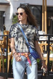 Alessandra Ambrosio - Shopping in Pacific Palisades 04/20/2022