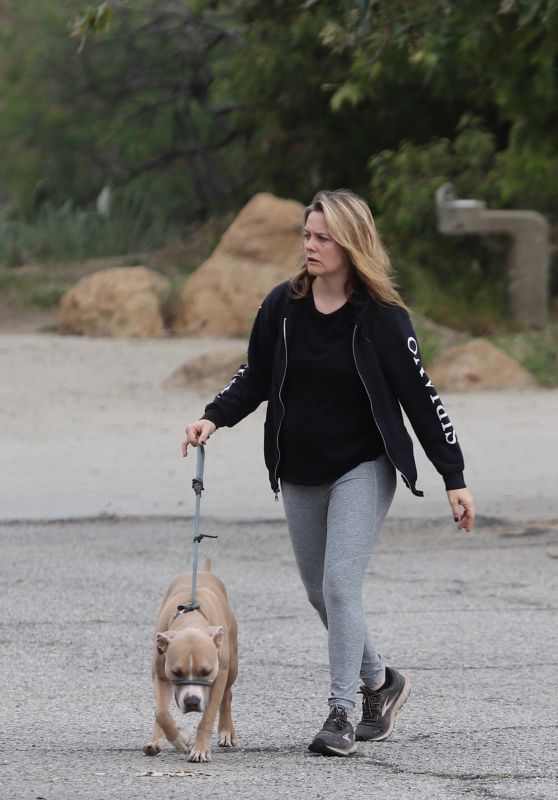 Alicia Silverstone Goes For a Hike in Hollywood Hills 04/10/2022