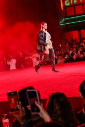 Candice Swanepoel – Alexander Wang Fall 2022 Runway Show in Los Angeles 04/19/2022