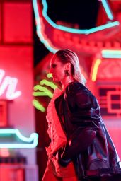 Candice Swanepoel – Alexander Wang Fall 2022 Runway Show in Los Angeles 04/19/2022