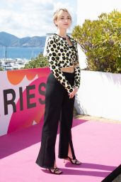 Chloe Jouannet - Photocall During the 5th Canneseries Festival in Cannes 04/04/2022