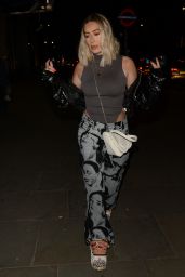 Chloe Sims and Demi Sims - Night out in London 04/10/2022