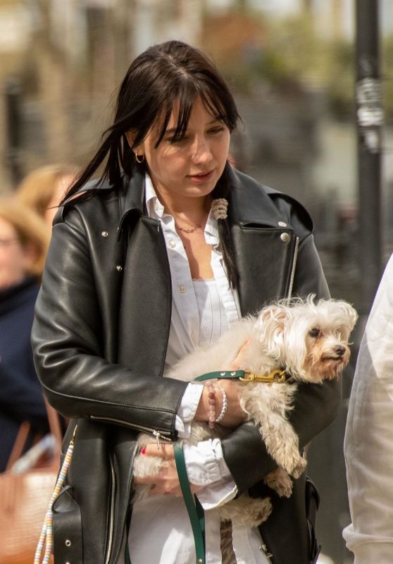 Daisy Lowe - Out in North London 04/10/2022