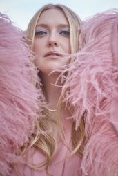 Dakota Fanning - Who What Wear April 2022 Issue