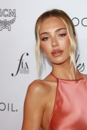 Delilah Belle Hamlin – The Daily Front Row’s Fashion Awards in Beverly Hills 04/10/2022