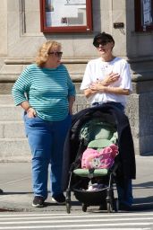 Diane Kruger and Mom Donate Baby Clothing to a Thrift Shop in NY 04/08/2022