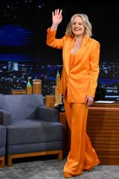 Elisabeth Moss   The Tonight Show with Jimmy Fallon 04 26 2022   - 40