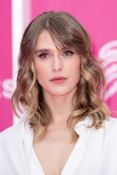 Gaia Weiss – 5th Canneseries Festival Pink Carpet in Cannes 04/06/2022
