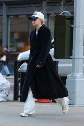 Gigi Hadid - Out in New York City 04/08/2022