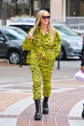 Heidi Klum – Arrives at America’s Got Talent in Pasadena 04/11/2022
