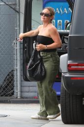 Hilary Duff at a Gas Station in Sherman Oaks 04/28/2022