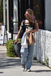 Hilary Duff - Shopping in Studio City 04/27/2022