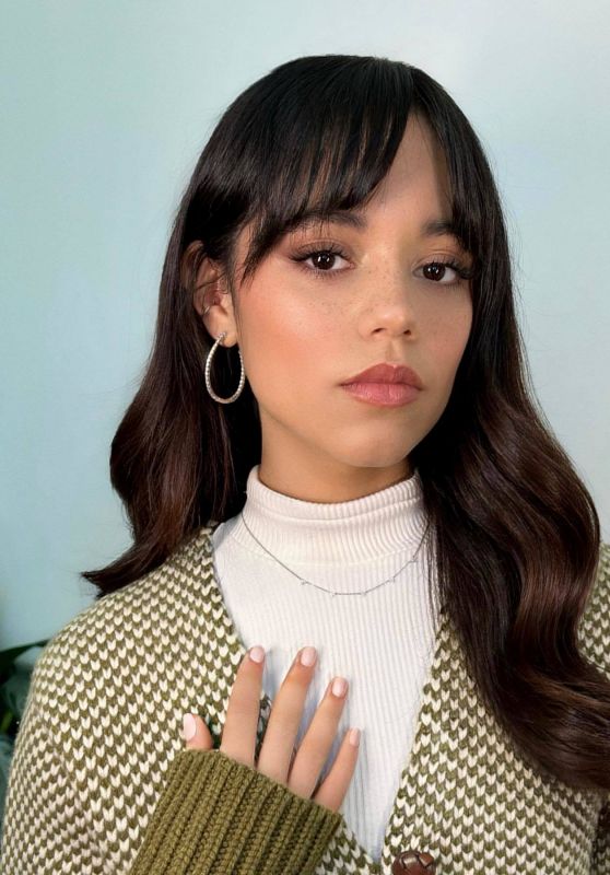 Jenna Ortega 04/10/2022 • CelebMafia