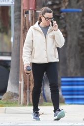 Jennifer Garner - Out in Brentwood 04/01/2022