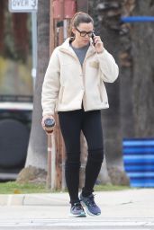Jennifer Garner - Out in Brentwood 04/01/2022
