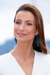 Jennifer Lauret – “Demain Nous Appartient” Photocall at Canneseries Festival in Cannes 04/02/2022