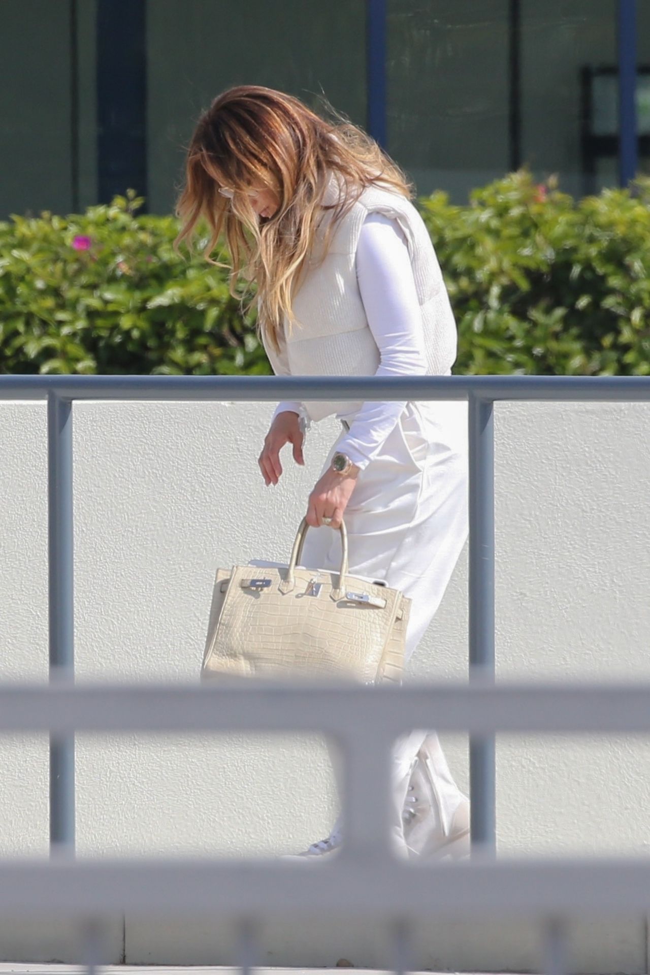 Jennifer Lopez – Heads to a studio in Los Angeles