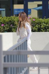 Jennifer Lopez - Heads to a Studio in Los Angeles 04/28/2022