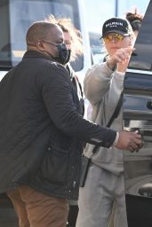 Kaley Cuoco - JFK Airport in NYC 04/19/2022