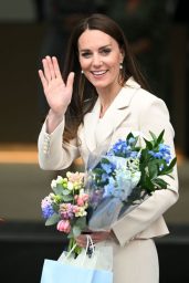 Kate Middleton Style - Visits The Kensington Leisure Centre in London