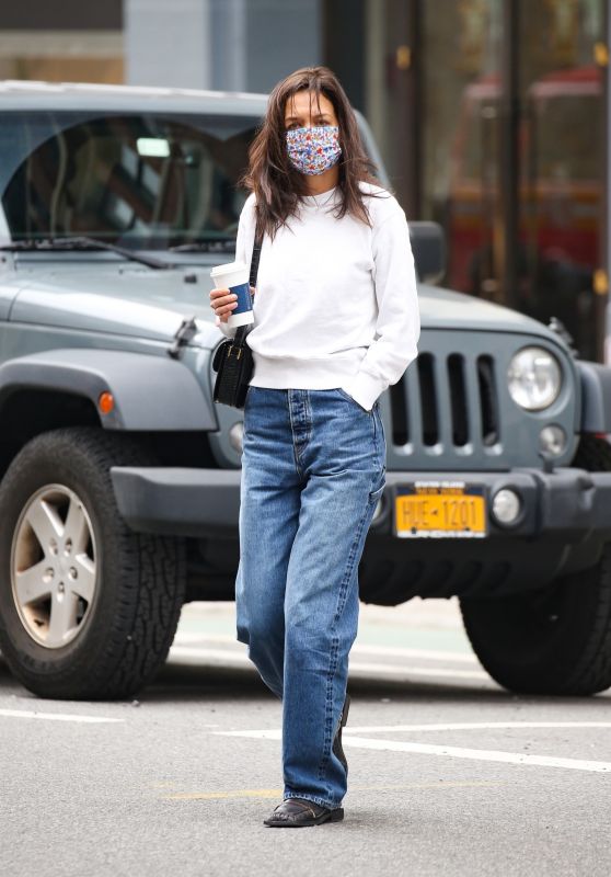 Katie Holmes - Out in New York 04/05/2022