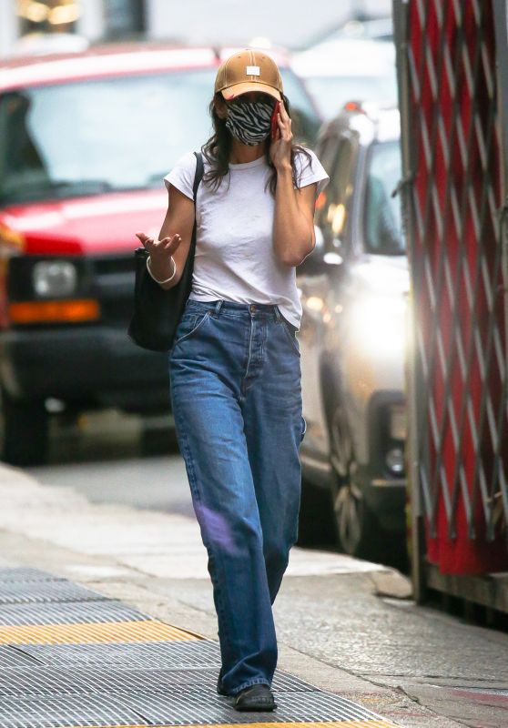 Katie Holmes - Out in New York 04/14/2022