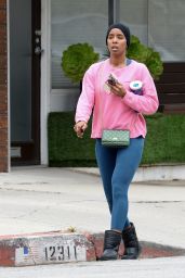 Kelly Rowland - Out in Los Angeles 04/06/2022