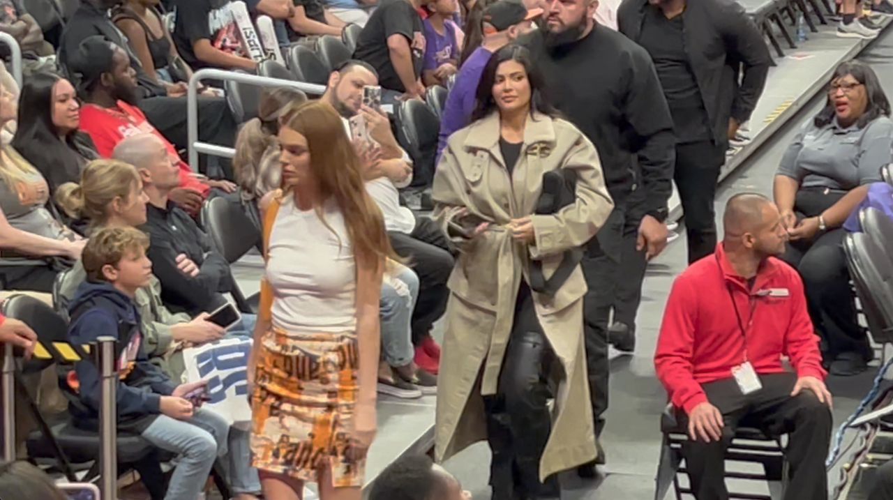Kylie Jenner Pops in Blue Cutout Pumps at LA Clippers Game – Footwear News