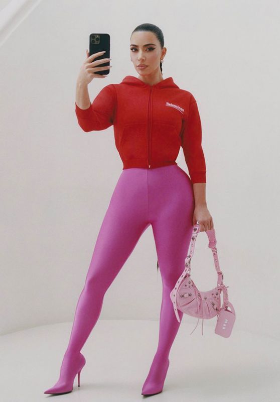 Kim Kardashian Outfit 04/12/2022