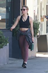 Kristen Bell in Gym Ready Outfit in Los Feliz 04/12/2022