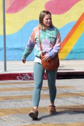 Kristen Bell   Out in Los Angeles 04 19 2022   - 60