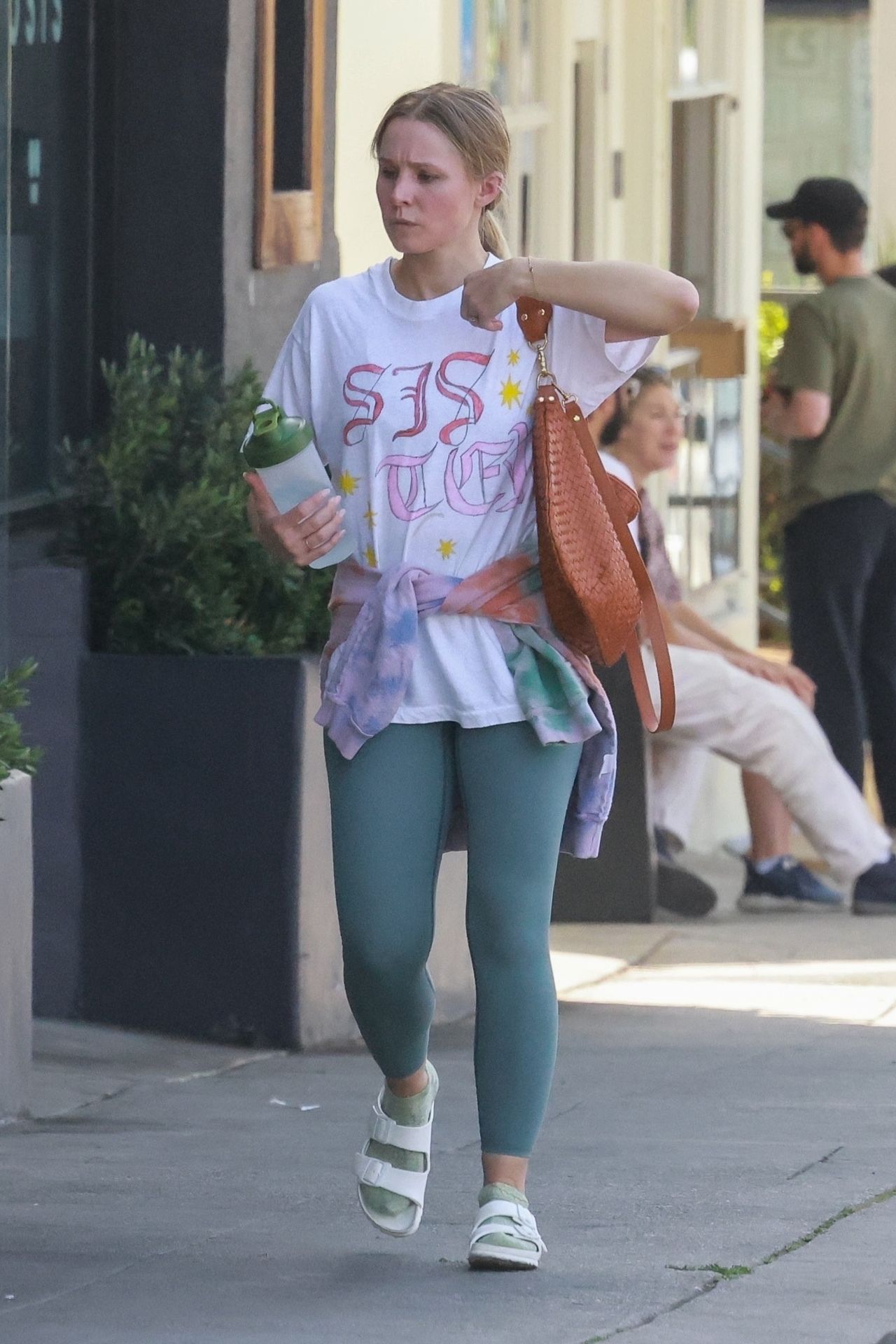 Kristen Bell in Ripped Jeans - Studio City 02/02/2022 • CelebMafia