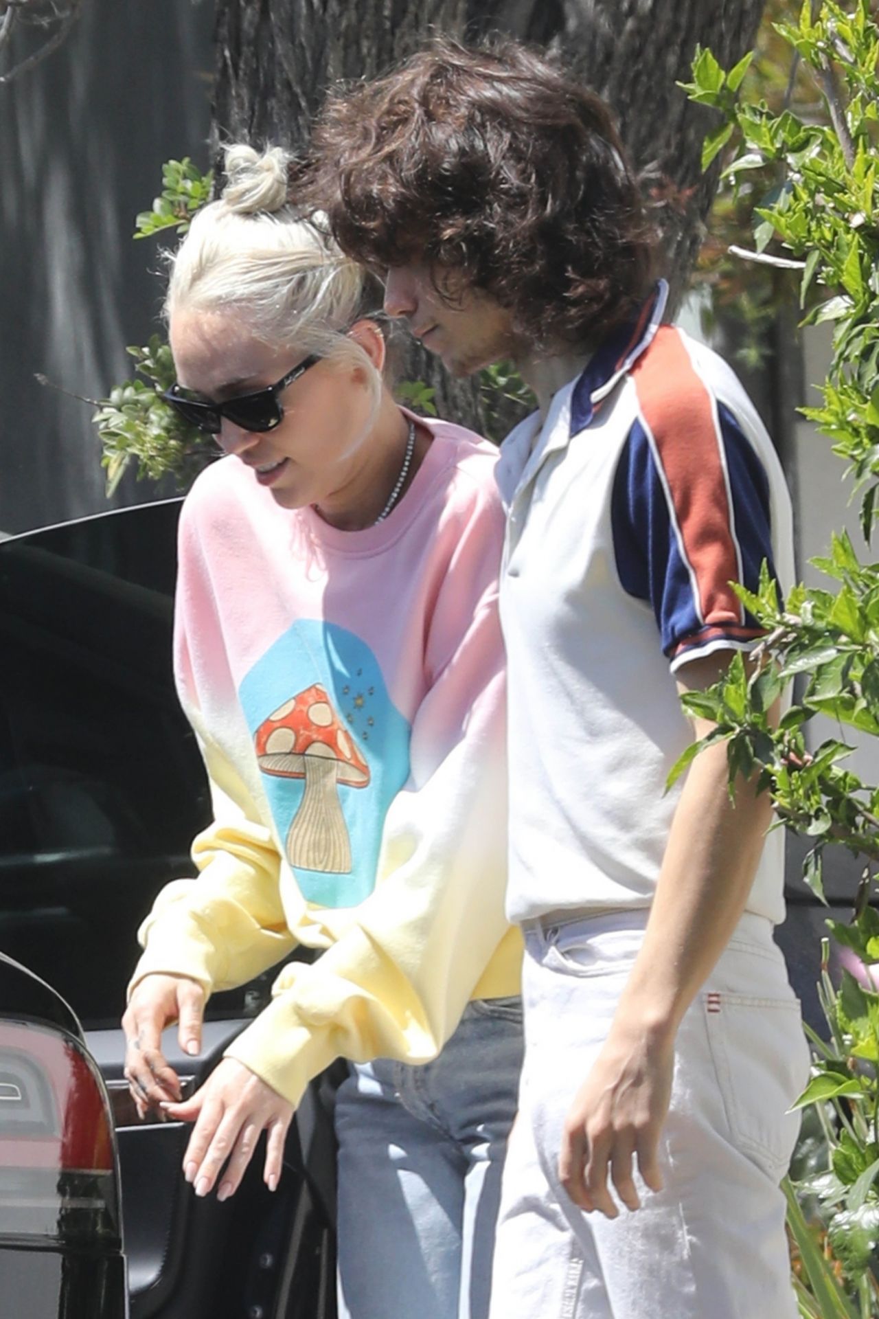 https://celebmafia.com/wp-content/uploads/2022/04/miley-cyrus-and-maxx-morando-out-in-los-angeles-studio-04-19-2022-3.jpg