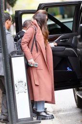 Olivia Munn - Out in NYC 04/27/2022