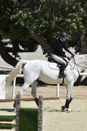 Selma Blair - Horseback Riding in Los Angeles 04/14/2022