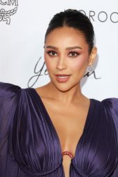 Shay Mitchell – The Daily Front Row’s Fashion Awards in Beverly Hills 04/10/2022