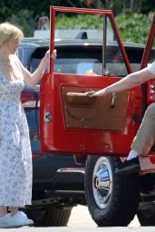 Sydney Sweeney - Driving Her Vintage Ford Bronco in Los Angeles 04/21/2022