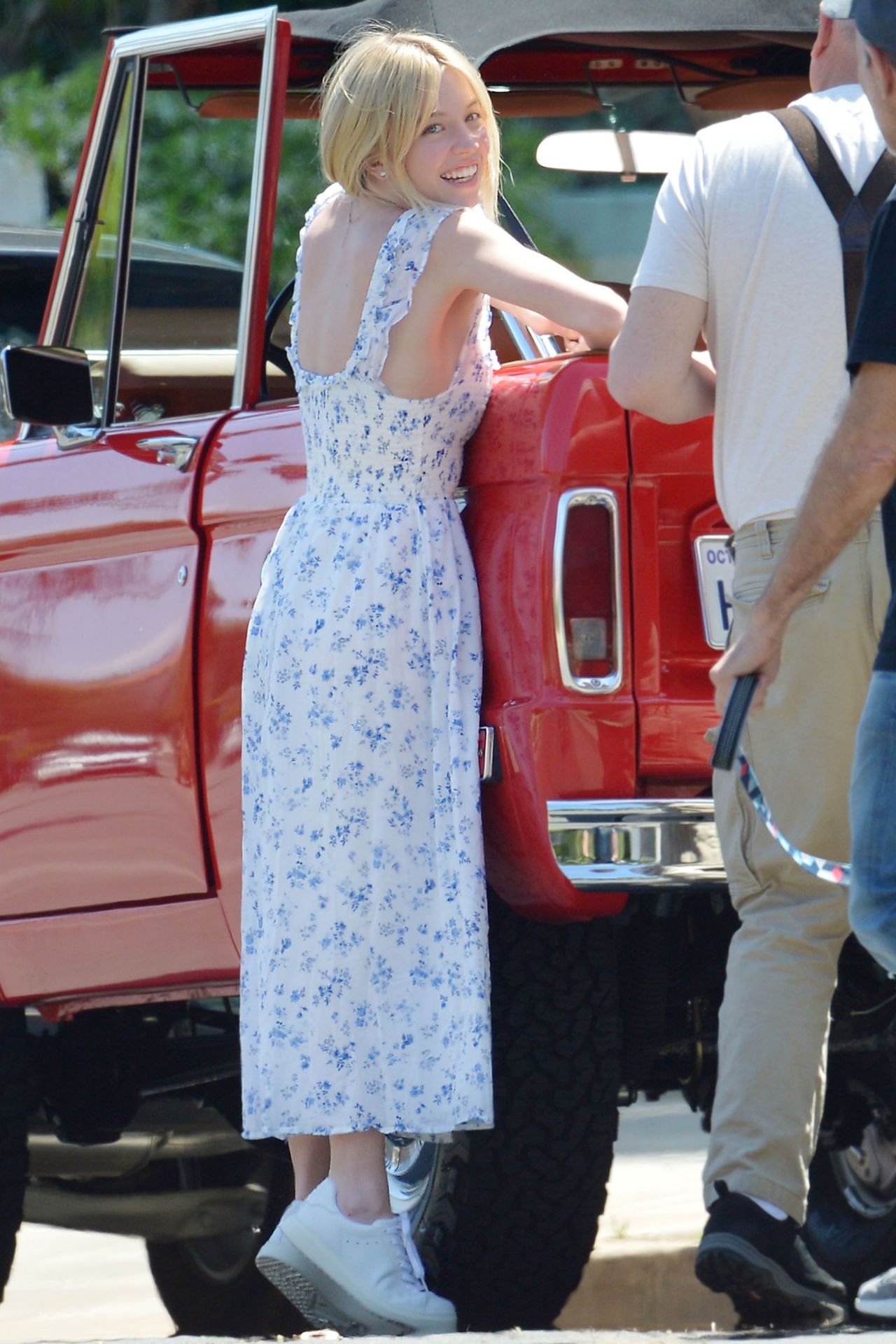 Sydney Sweeney - Driving Her Vintage Ford Bronco in Los Angeles 04/21/2022 • CelebMafia