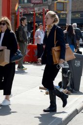 Uma Thurman - Out in New York City 04/25/2022