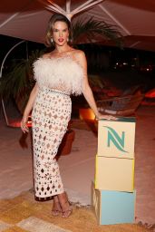 Alessandra Ambrosio   Dinner by Chef Alessandra Montagne at Nespresso Beach in Cannes 05 19 2022   - 64
